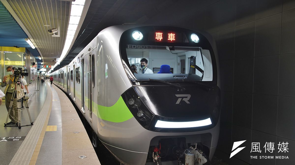 台湾鉄道の「秘密の特急」が人気急上昇!自強号より速く、莒光号より安い「史上最も美しい区間車」(盧逸峰攝) 台湾鉄道の「秘密の特急」が人気急上昇!自強号より速く、莒光号より安い「史上最も美しい区間車」(盧逸峰攝)