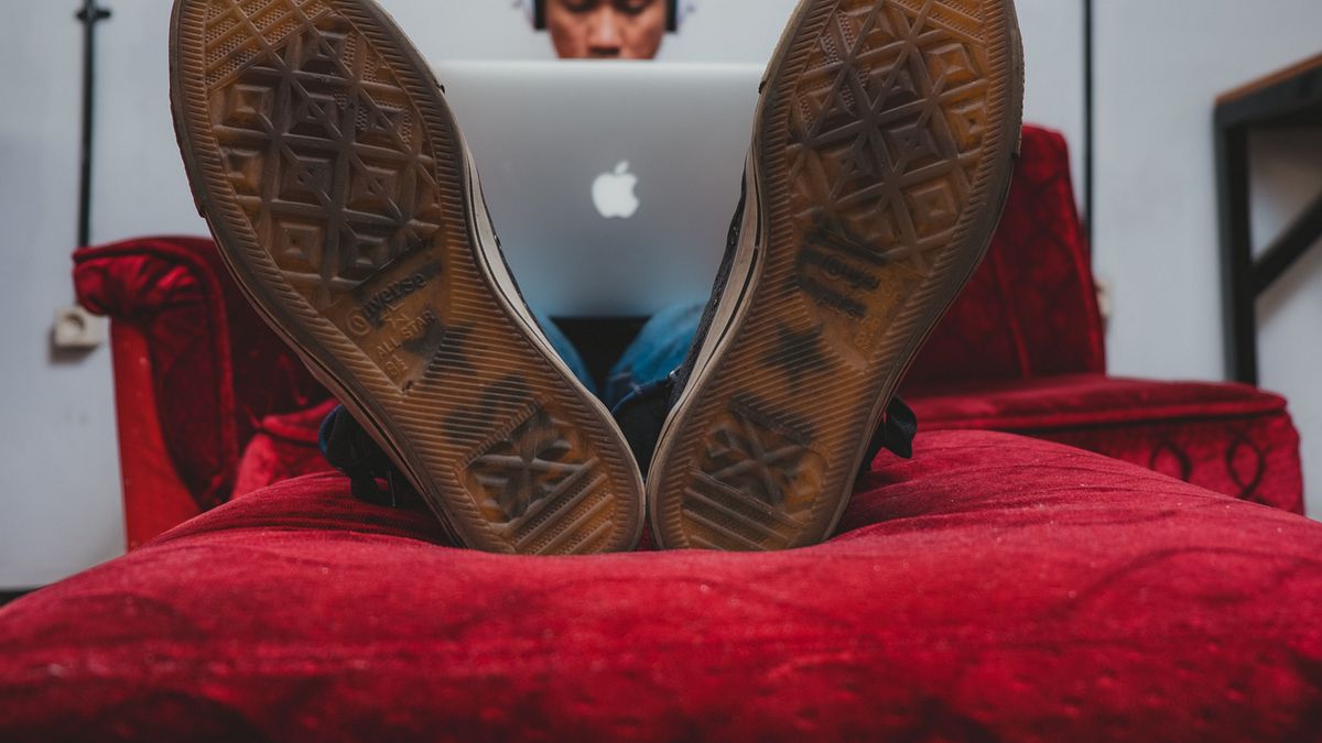 新冠疫情影響下,大幅改變了全球許多企業的工作模式。在家上班,在家辦公,居家辦公。(Ali Yahya@Unsplash) 新冠疫情影響下,大幅改變了全球許多企業的工作模式。在家上班,在家辦公,居家辦公。(Ali Yahya@Unsplash)