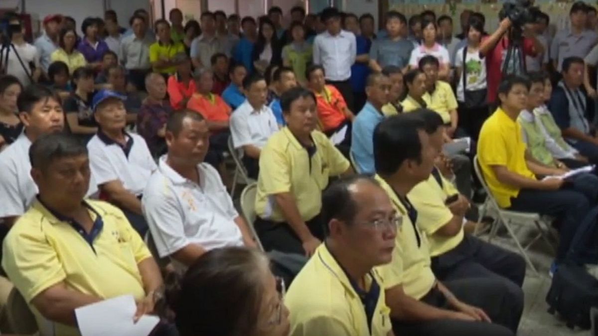 雲林縣麥寮鄉橋頭國小許厝分校暫時性安置計畫地方說明會,縣長李進勇親自出面說明。(YouTube) 雲林縣麥寮鄉橋頭國小許厝分校暫時性安置計畫地方說明會,縣長李進勇親自出面說明。(YouTube)