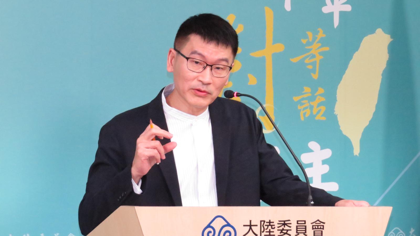陸委會指拿台胞證視同「中國公民」,台灣身分會被註銷?1000萬持證台灣人很急!梁文傑親上火線回應