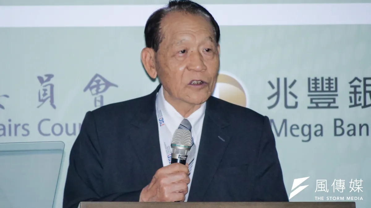 國防安全研究院董事長霍守業,這位永不除役四星一級上將,坐鎮「2023台北安全對話」,全程聚精會神聆聽。(蔡親傑攝)