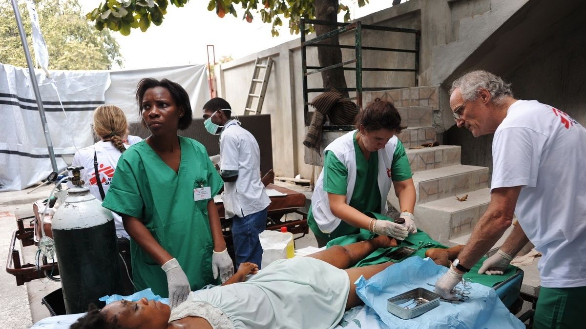 無國界醫生攝影展 下周亮相清大圖書館 無國界醫生攝影展 下周亮相清大圖書館