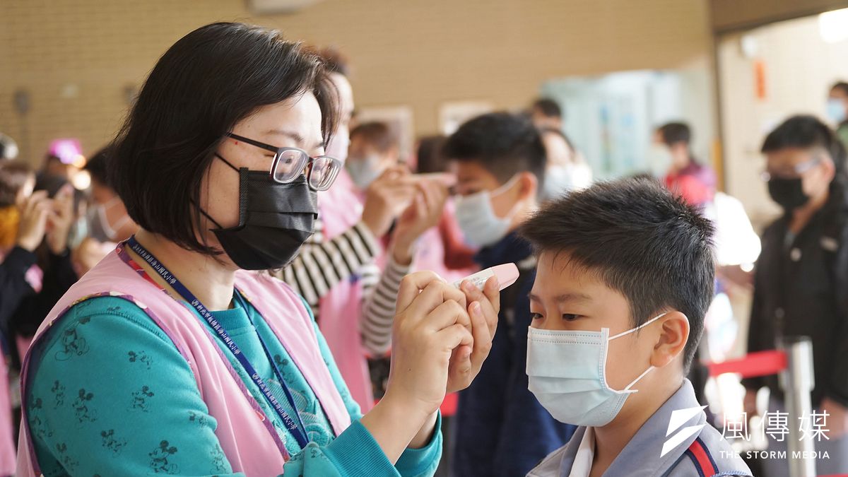 武漢肺炎疫情延燒,《TVBS》最新民調顯示,有62%受訪者擔心被感染武漢肺炎,表示不擔心的民眾則為35%。(資料照,盧逸峰攝) 武漢肺炎疫情延燒,《TVBS》最新民調顯示,有62%受訪者擔心被感染武漢肺炎,表示不擔心的民眾則為35%。(資料照,盧逸峰攝)