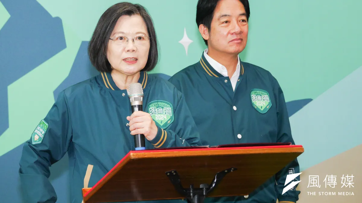 作者認為民進黨壓制言論自由過甚又糊塗治國,圖為總統蔡英文(左起)與副總統賴清德。(資料照,蔡親傑攝)