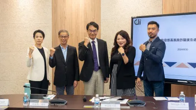 數位發展部30日邀請主流網路平台業者,包括Google、LINE和Meta共同宣示打詐決心。(數發部提供)