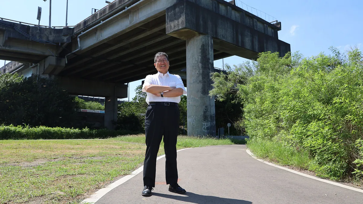 台1替代道路動工前夕,楊文科特別來到台68線的武陵斷頭橋,分享心中無比的興奮和期待。(圖/新竹縣政府提供)