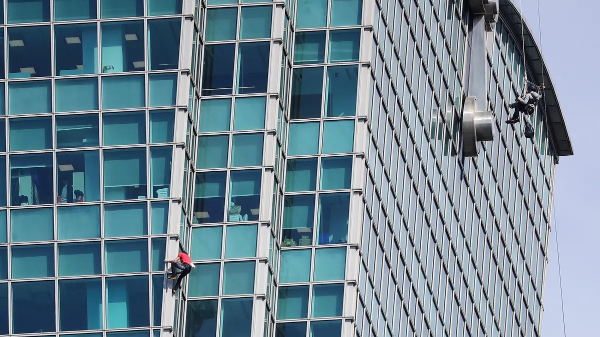 January 25, 2026, extreme climbing legend Alex Honnold free solos Taipei 101. (Associated Press)
