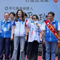 國民黨彰化縣長候選人魏平政6日正式成立競選總部,國民黨主席鄭麗文、台中市長盧秀燕及彰化藍營地方要角到場。(國民黨提供) 國民黨彰化縣長候選人魏平政6日正式成立競選總部,國民黨主席鄭麗文、台中市長盧秀燕及彰化藍營地方要角到場。(國民黨提供)