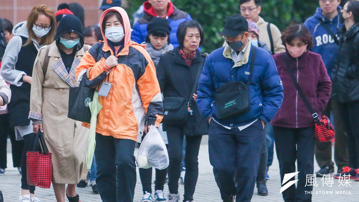 針對台灣空污趨勢,若對從工業革命及台灣自快速工業化後的歷史有縱深與全面了解,當前空氣品質對健康的危害,實不如新聞報導如此驚悚絕望。事實上,台灣早過了空污黑暗期。(資料照,陳明仁攝) 針對台灣空污趨勢,若對從工業革命及台灣自快速工業化後的歷史有縱深與全面了解,當前空氣品質對健康的危害,實不如新聞報導如此驚悚絕望。事實上,台灣早過了空污黑暗期。(資料照,陳明仁攝)