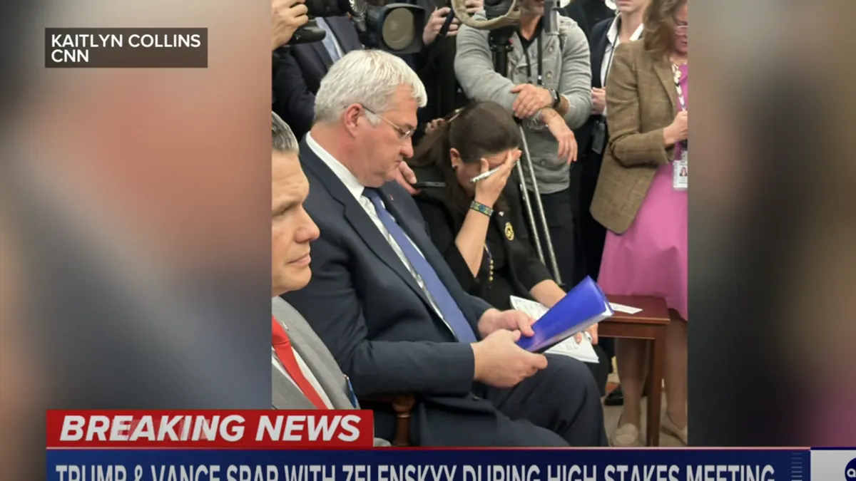 烏克蘭駐美大使瑪卡羅娃(Oksana Markarova)在白宮全程神情緊張且無奈。(翻攝自ABC新聞影片)