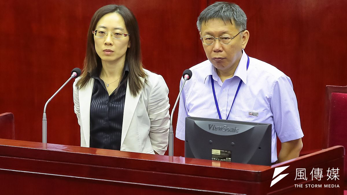 台北市長柯文哲及法務局長袁秀慧31日於台北市議會備詢。(顏麟宇攝) 台北市長柯文哲及法務局長袁秀慧31日於台北市議會備詢。(顏麟宇攝)