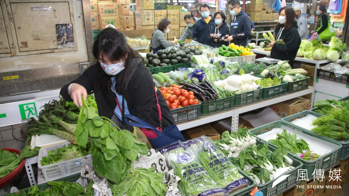 鐵的攝取來源可分動物性和植物性兩大類,植物性常見推薦食材如紅豆、紅豆湯、花豆等豆類,蔬菜則可吃紅莧菜、紫菜,堅果類可考慮花生、黑芝麻等。(資料照/顏麟宇攝)