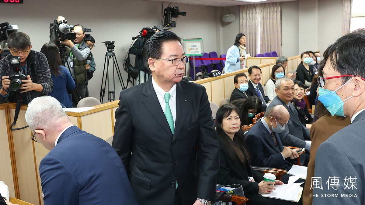 國安會秘書長吳釗燮(中)親信因涉入共諜案被羈押。(顏麟宇攝) 國安會秘書長吳釗燮(中)親信因涉入共諜案被羈押。(顏麟宇攝)