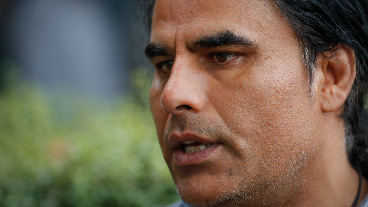 2019年3月15日,紐西蘭基督城兩座清真寺遭到白人至上主義者恐怖攻擊,一位48歲的阿富汗男子艾濟之(Abdul Aziz)挺身而出(AP) 2019年3月15日,紐西蘭基督城兩座清真寺遭到白人至上主義者恐怖攻擊,一位48歲的阿富汗男子艾濟之(Abdul Aziz)挺身而出(AP)