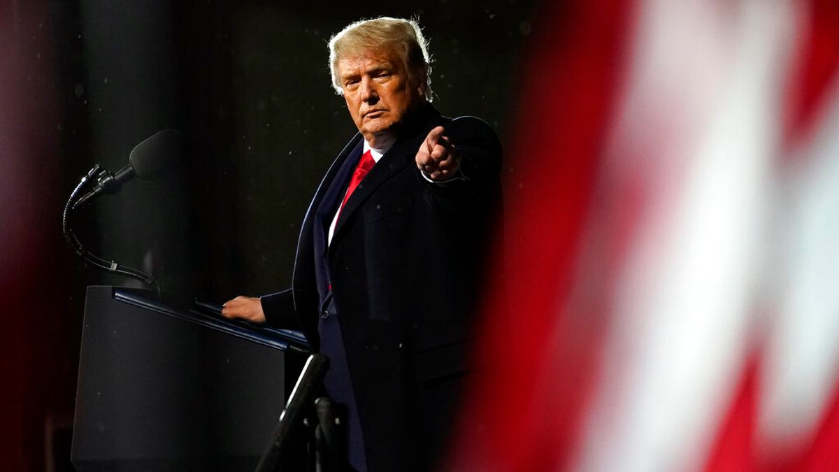 米国のトランプ大統領が相互関税の導入を表明し、市場はチップ関税実施の可能性に注目している。(AP通信) 米国のトランプ大統領が相互関税の導入を表明し、市場はチップ関税実施の可能性に注目している。(AP通信)