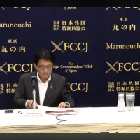 自民党の平井卓也氏は日本のAI政策において人間主導の原則とフィジカルAIへの重点投資を打ち出し、安全保障と経済成長の両立を目指す方針を示した。(写真/FCCJ提供) 自民党の平井卓也氏は日本のAI政策において人間主導の原則とフィジカルAIへの重点投資を打ち出し、安全保障と経済成長の両立を目指す方針を示した。(写真/FCCJ提供)