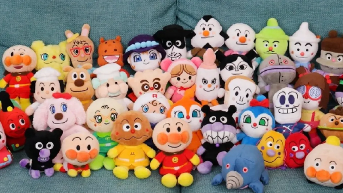 セガ フェイブのブースに並ぶ「アンパンマン プリちぃビーンズ」シリーズ。アンパンマンやコキンちゃん、だだんだんなど人気キャラクター全45種が勢ぞろいし、大型SLマン型ディスプレイも登場。来場者はアンパンマンの世界観を存分に楽しむことができる。(写真/セガ フェイブPR事務局提供)