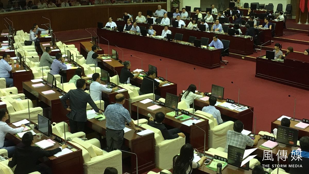 台北市議會29日表決國光客運西站遷移案。(王彥喬攝) 台北市議會29日表決國光客運西站遷移案。(王彥喬攝)