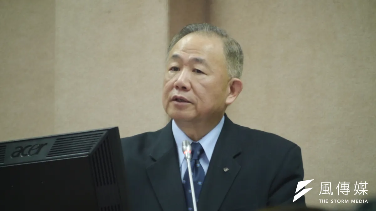 國防部副部長陳永康在立法院表示,我們和美方在年初展開「海上不預期對遇操演」的基本準則;有此標準作業程序,用我們的訊號語音無線電,建立基本的能量,才有下一步海上的操演和其他機會。(朱明攝)