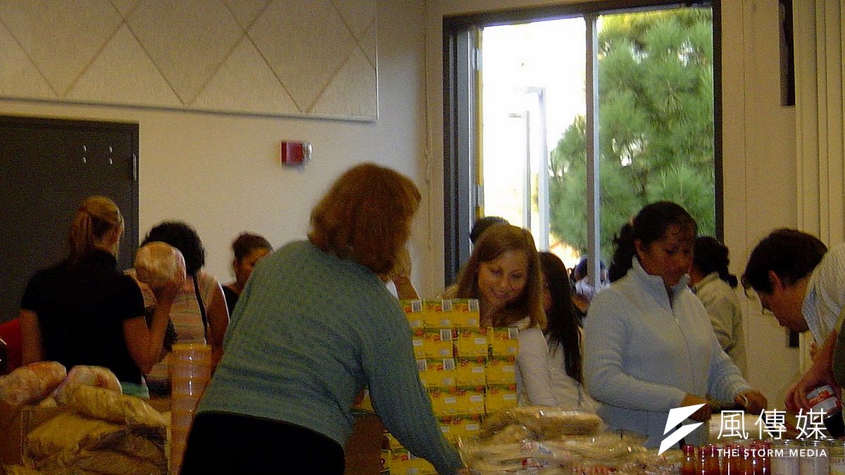 鑑於避免浪費食物,並轉為慈善目的,各國都在推廣食物銀行,圖為美國食物銀行。(取自維基百科) 鑑於避免浪費食物,並轉為慈善目的,各國都在推廣食物銀行,圖為美國食物銀行。(取自維基百科)