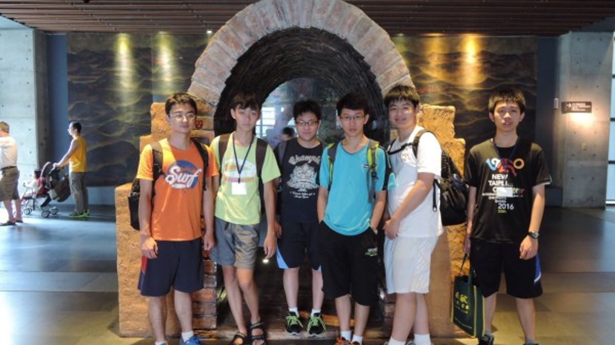 台灣此次選出6名同學參加2016年第57屆數學奧林匹亞,奪下3金3銀佳績。(教育部提供) 台灣此次選出6名同學參加2016年第57屆數學奧林匹亞,奪下3金3銀佳績。(教育部提供)