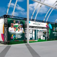 2026年WBC開催を記念し、渋谷とスカイツリーに公式ストアがオープン。大谷翔平選手ら各国代表のグッズ500種以上が揃うほか、ファン交流エリアも併設される。なお、決済は完全キャッシュレスとなる。(画像/ファナティクス・ジャパンPR事務局提供) 2026年WBC開催を記念し、渋谷とスカイツリーに公式ストアがオープン。大谷翔平選手ら各国代表のグッズ500種以上が揃うほか、ファン交流エリアも併設される。なお、決済は完全キャッシュレスとなる。(画像/ファナティクス・ジャパンPR事務局提供)