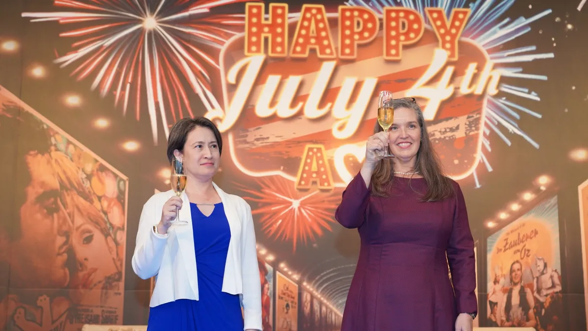 副總統蕭美琴7月2日晚間出席「美國獨立紀念日酒會」,與即將卸任的美國在台協會(AIT)台北辦事處處長孫曉雅同台。(AIT提供)