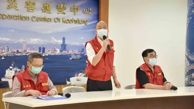 面對高雄市長韓國瑜罷免選舉,執政黨以國家機器和執政優勢全力配合追殺韓國瑜,但國家資源可因政黨之私而隨意亂用嗎?。(資料照,高雄市政府提供)