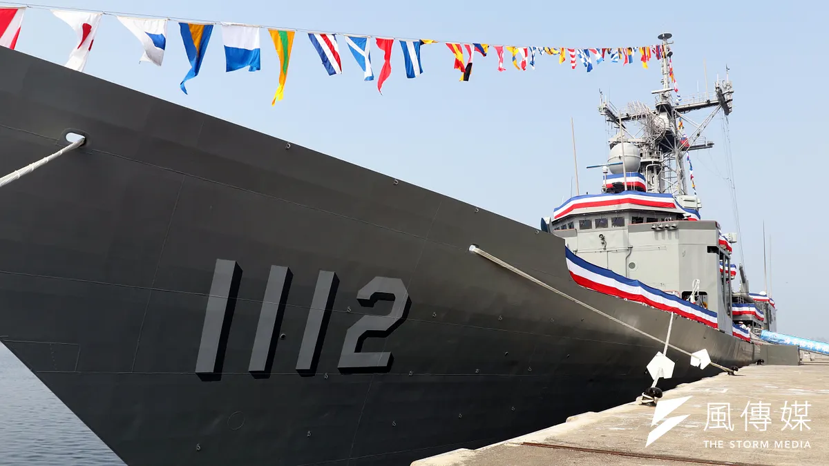 海軍兩艘派里級「銘傳」、「逢甲」軍艦8日上午在高雄左營舉行成軍典禮。圖為銘傳軍艦(PFG-1112)。(蘇仲泓攝)
