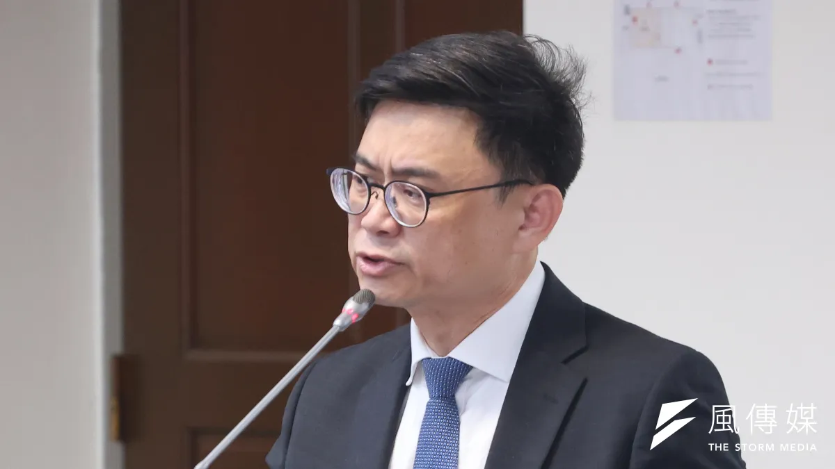 韓劇《鐵拳教育》熱播後,霸凌議題成為公眾關注焦點,小孩曾涉霸凌的賴瑞隆(中)再度被「炎上」。(顏麟宇攝)