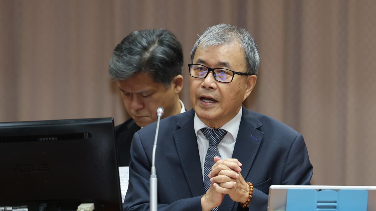 【新新聞】幕後》當部長把教育部臉書公器當自己澄清管道 教團不忍了嚴詞痛批