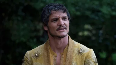 憑 Netflix 神片《毒梟》獲封好萊塢男星的佩德羅帕斯卡(Pedro Pascal)疑似脫單了!(圖/取自imdb)