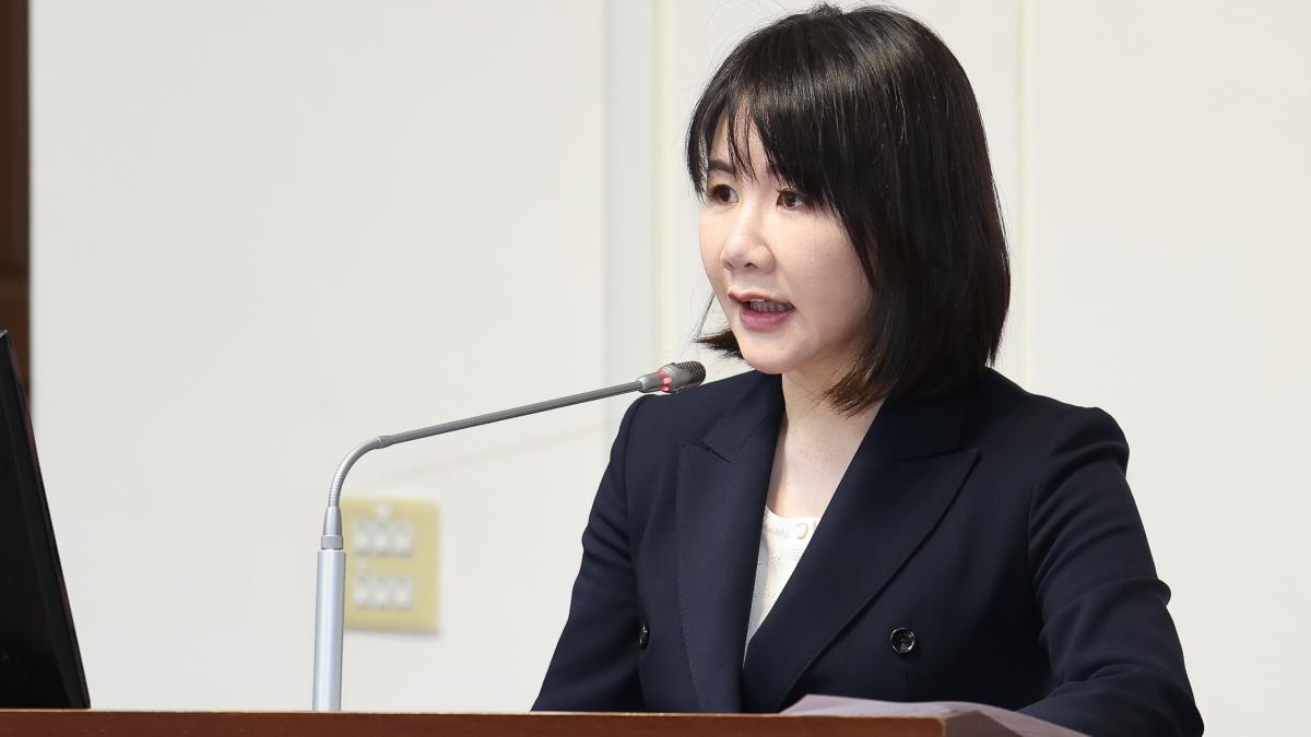 彰化縣長「奇兵」有譜?李乾龍預告有好消息 謝衣鳳喊:我民調最高不考慮嗎