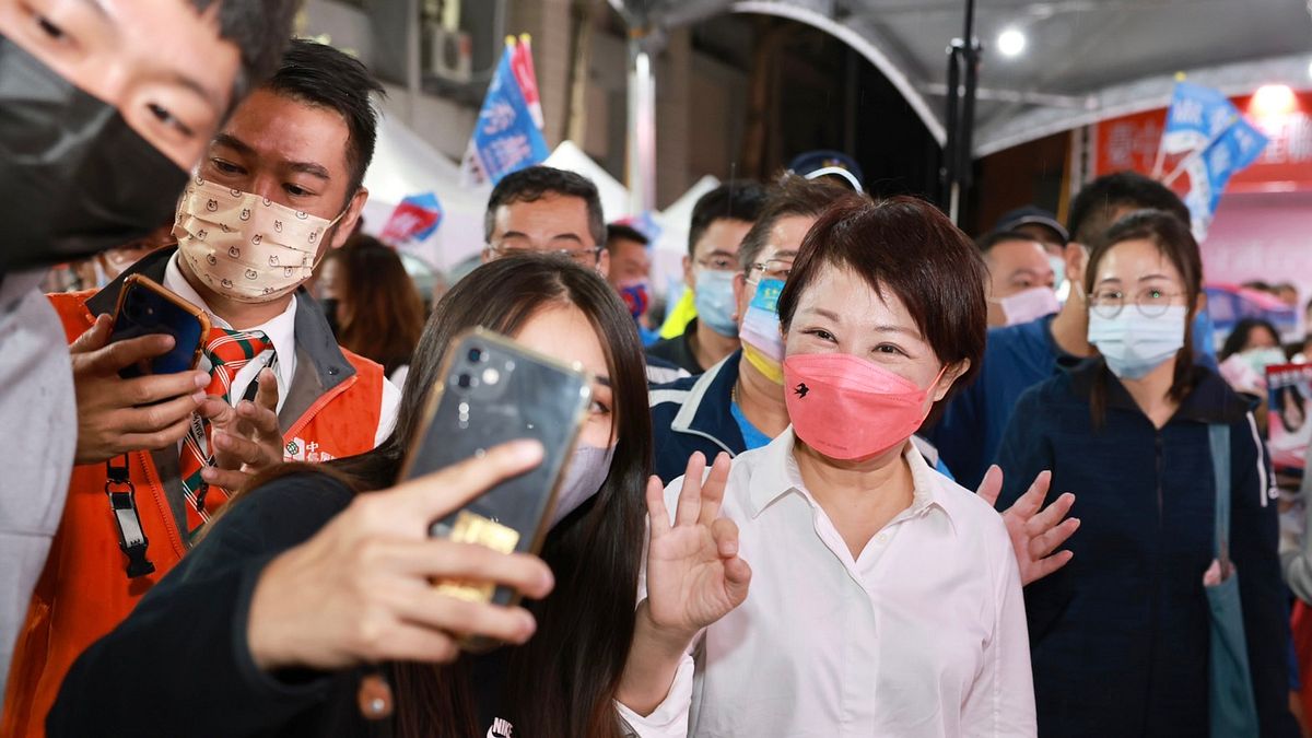 名主持人趙少康訪問台中市長盧秀燕,又談2024「侯盧配」,盧秀燕反問趙少康「會不會選總統」。(圖/盧秀燕競選總部提供) 名主持人趙少康訪問台中市長盧秀燕,又談2024「侯盧配」,盧秀燕反問趙少康「會不會選總統」。(圖/盧秀燕競選總部提供)