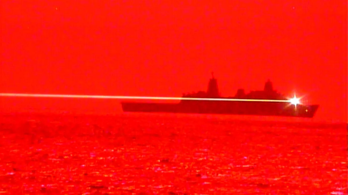 美國海軍一艘軍艦實測能破壞飛行中航空器的新型高能雷射武器,成功摧毀一架無人機(U.S. Pacific Fleet@Flickr / CC BY-NC 2.0)