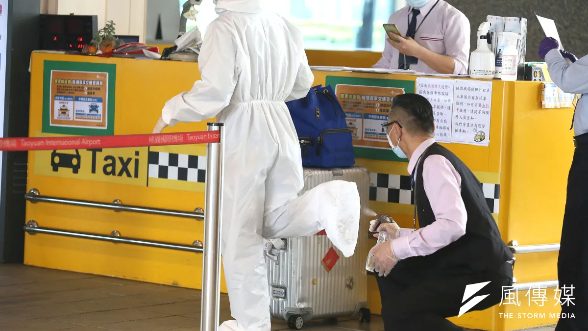 由護理師組成「護理台灣隊」檢視桃園機場入境流程,2天內已發現205處缺失待改進。示意圖,非本新聞當事人。(資料照,柯承惠攝)