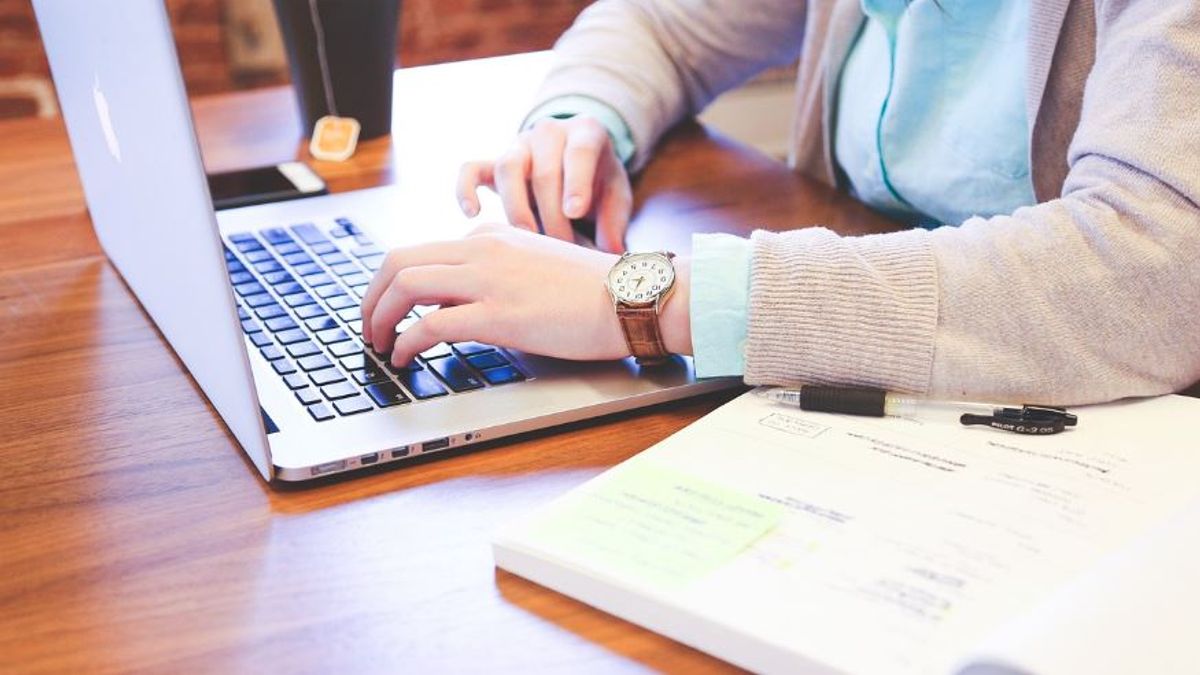 2026過年上班薪水怎麼算?「這5天」還領雙倍薪!9天加班費算法、補休權益一次看