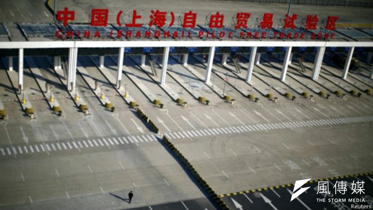 2013年9月底,上海自貿試驗區正式掛牌。(BBC中文網) 2013年9月底,上海自貿試驗區正式掛牌。(BBC中文網)