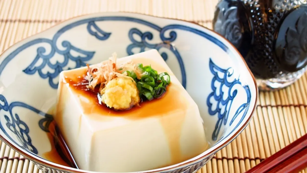 近年網路流行「豆腐減肥法」,但不是所有豆腐都適用,像是百頁豆腐熱量就高得嚇人。(示意圖/取自photo-ac) 近年網路流行「豆腐減肥法」,但不是所有豆腐都適用,像是百頁豆腐熱量就高得嚇人。(示意圖/取自photo-ac)