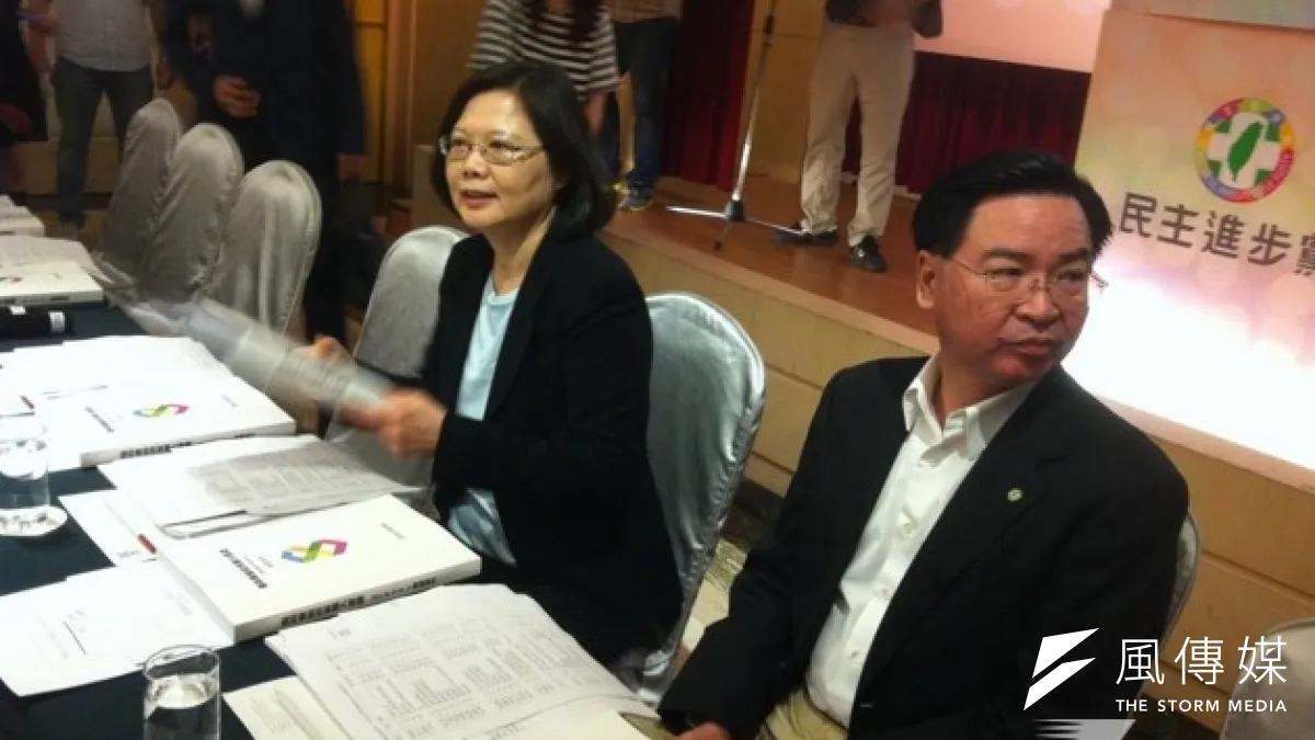 行政院為邀請民進黨主席蔡英文參加「經貿國是會議」,於9日上午致電民進黨祕書長吳釗燮。(顏振凱攝)
