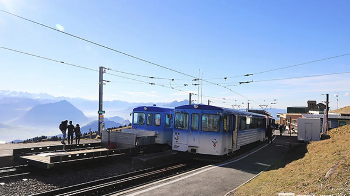 瑞吉登山鐵道的終點「瑞吉山站」,標高1752公尺,是歐洲海拔最高的標準軌鐵道車站。(圖/想想論壇)