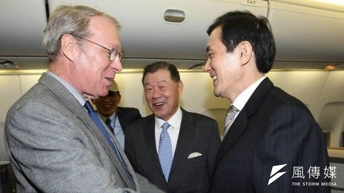 總統府發言人李佳霏表示,2008年馬英九競選總統時,已清楚說明其在美求學工作時所申請的綠卡,早在20多年前就放棄、不再使用。(取自中評社) 總統府發言人李佳霏表示,2008年馬英九競選總統時,已清楚說明其在美求學工作時所申請的綠卡,早在20多年前就放棄、不再使用。(取自中評社)