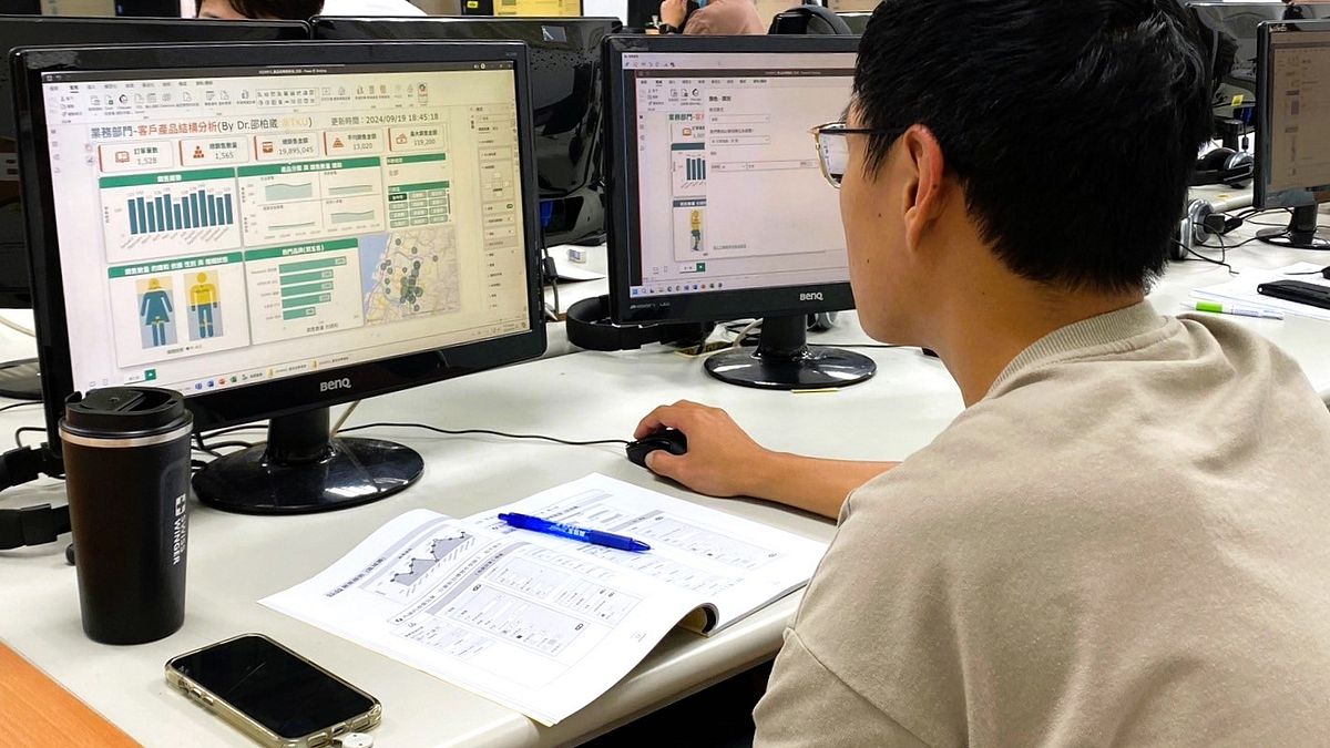 「產業人才投資方案」提供在職勞工每3年最高7萬元訓練補助,針對身心障礙者提供全額補助。(圖/勞動力發展署北分署提供) 「產業人才投資方案」提供在職勞工每3年最高7萬元訓練補助,針對身心障礙者提供全額補助。(圖/勞動力發展署北分署提供)