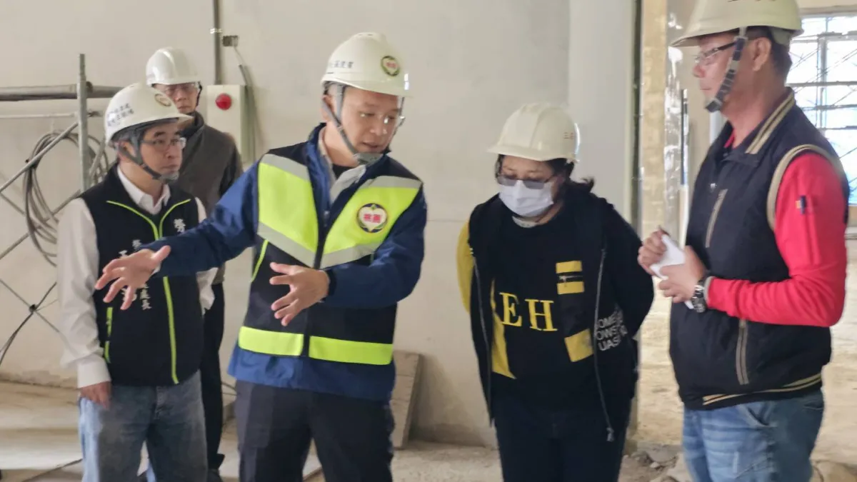 桃園市副市長蘇俊賓率隊進行春安檢查。(圖/翻攝自蘇俊賓臉書)