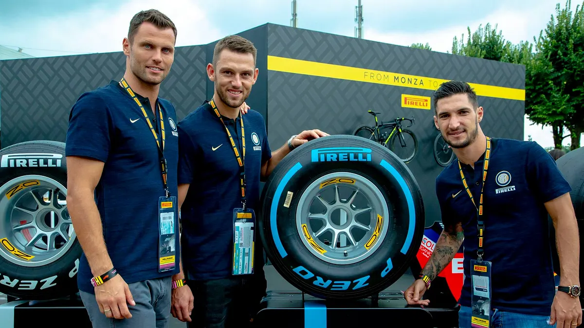 全球前5大、義大利知名輪胎製造商倍耐力(Pirelli)生產的賽車胎。(翻攝自官方粉專)