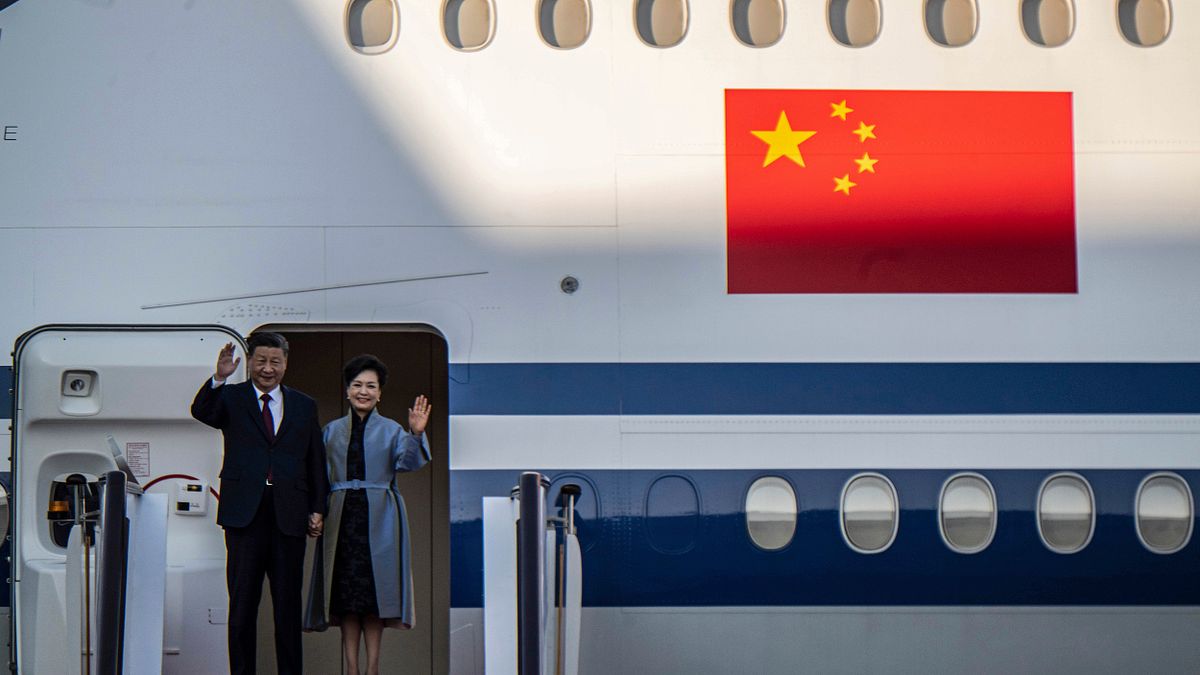 2024年12月18日,中國國家主席習近平在抵達澳門機場,準備出席回歸25週年的紀念活動。(美聯社) 2024年12月18日,中國國家主席習近平在抵達澳門機場,準備出席回歸25週年的紀念活動。(美聯社)