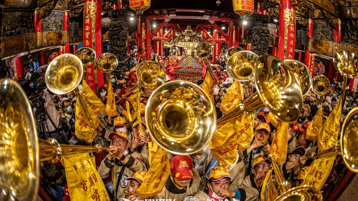 大甲媽祖繞境已成世界三大宗教盛事之一,想知道2024要怎麼三月瘋媽祖,風傳媒懶人包帶你一次看。(資料照/存摺攝影 casperwang.Photo@facebook 授權提供)
