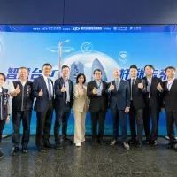 台中の次の一歩――スマートポールの整備を都市運営の力へ。(写真提供/台中市政府デジタル発展局) 台中の次の一歩――スマートポールの整備を都市運営の力へ。(写真提供/台中市政府デジタル発展局)
