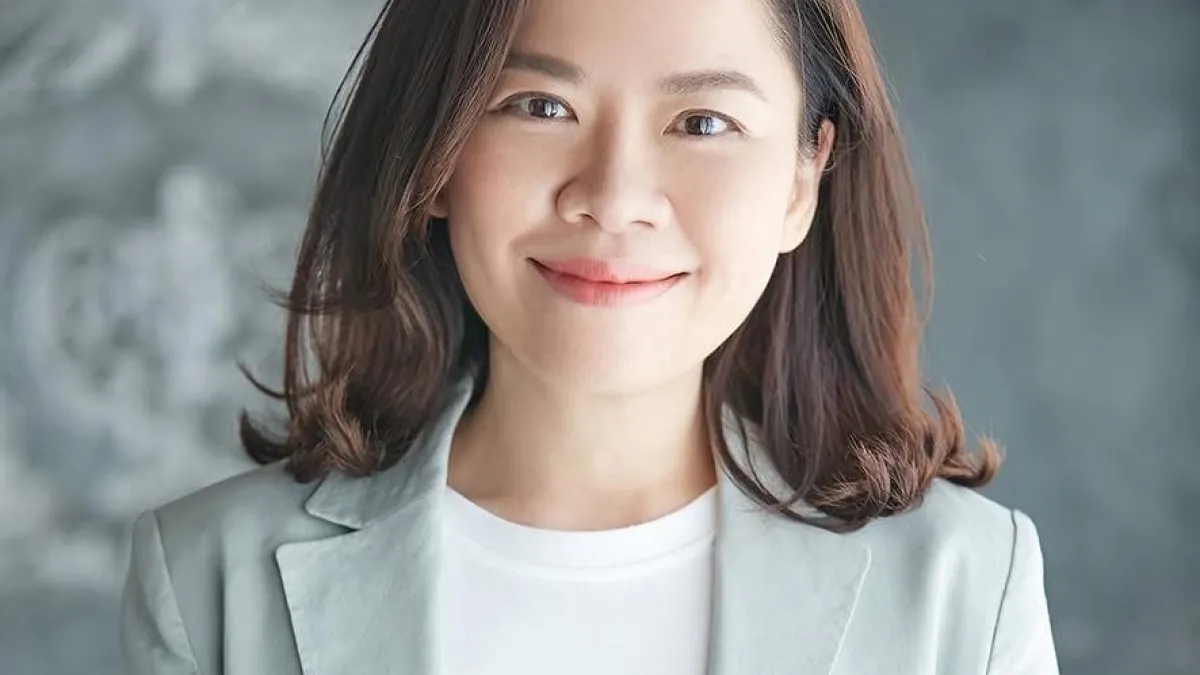 周玲妏(見圖)打敗總統賴清德愛將、前經濟部長郭智輝,成為新任棒協理事長。(取自周玲妏臉書)