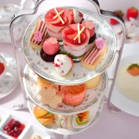庭園に咲く桜と旬のいちごをコース仕立てで味わう「桜×ストロベリーアフタヌーンティー」が、ホテル椿山荘東京で2月6日から始まる。(写真/ホテル椿山荘東京PR事務局提供) 庭園に咲く桜と旬のいちごをコース仕立てで味わう「桜×ストロベリーアフタヌーンティー」が、ホテル椿山荘東京で2月6日から始まる。(写真/ホテル椿山荘東京PR事務局提供)